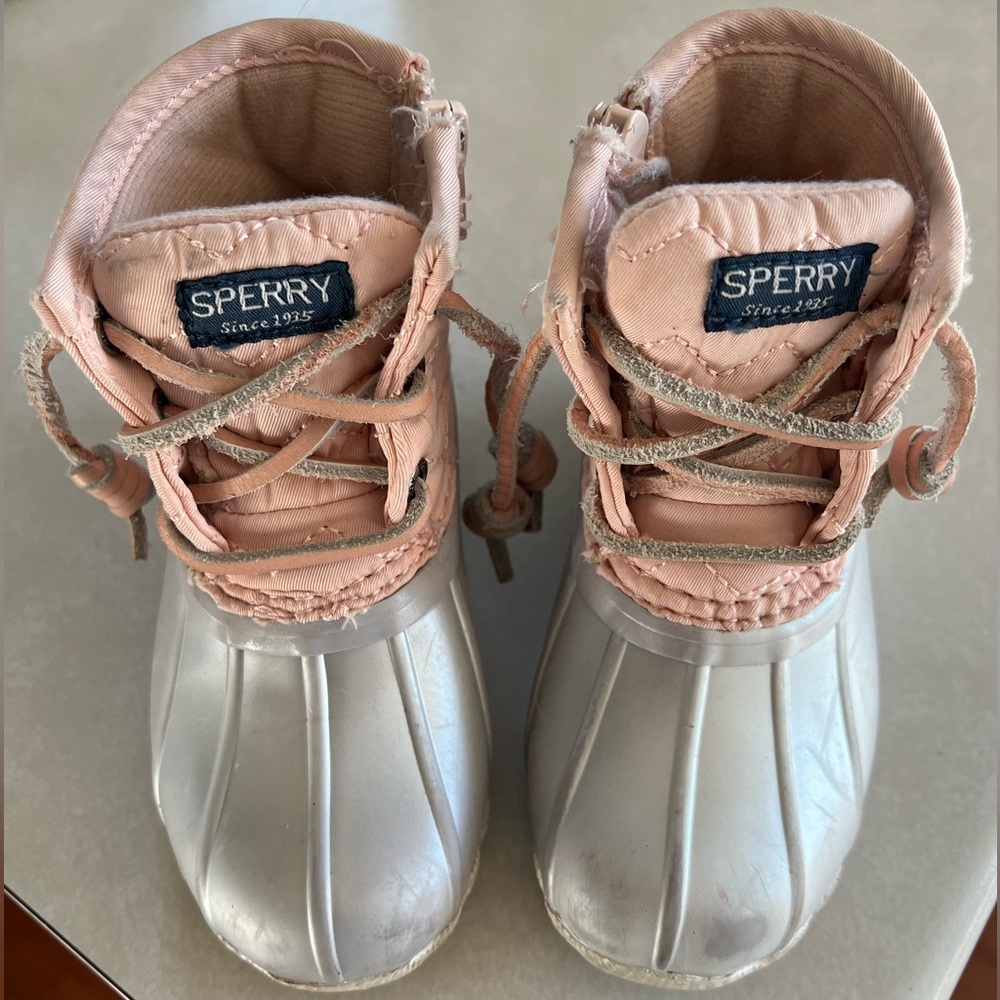 Sperry Duck Boot size 7